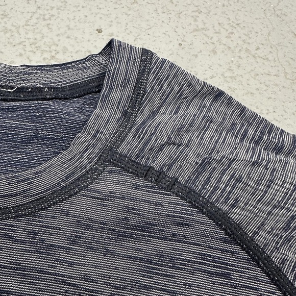 Lulu Lemon Mens Small Blue Gray Heather Performance Athletic Tee - Picture 2 of 8